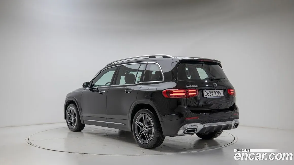 Mercedes-Benz GLB-Class — фото 10
