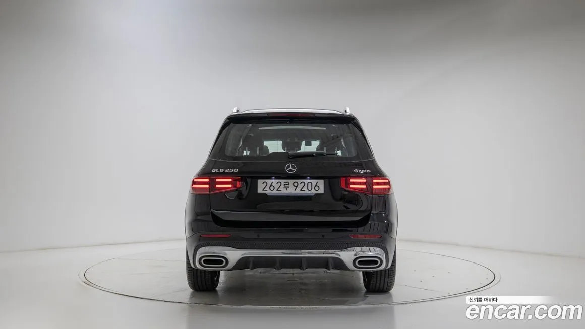Mercedes-Benz GLB-Class — фото 4
