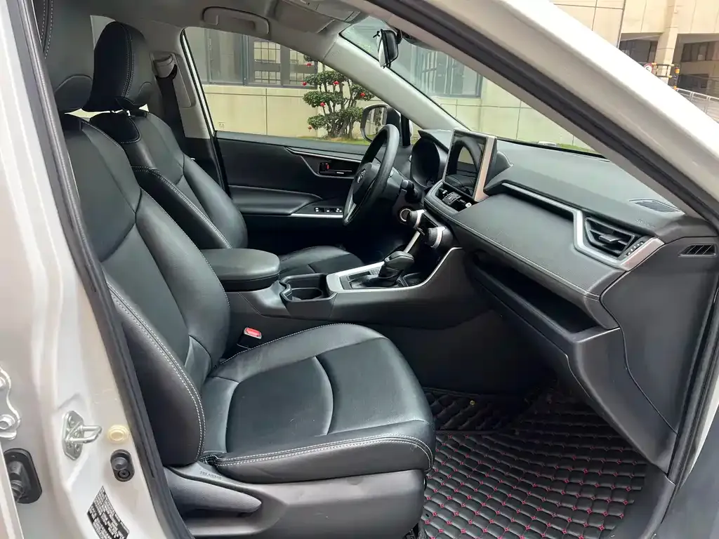 Toyota RAV4 2022 из CN, фото 3