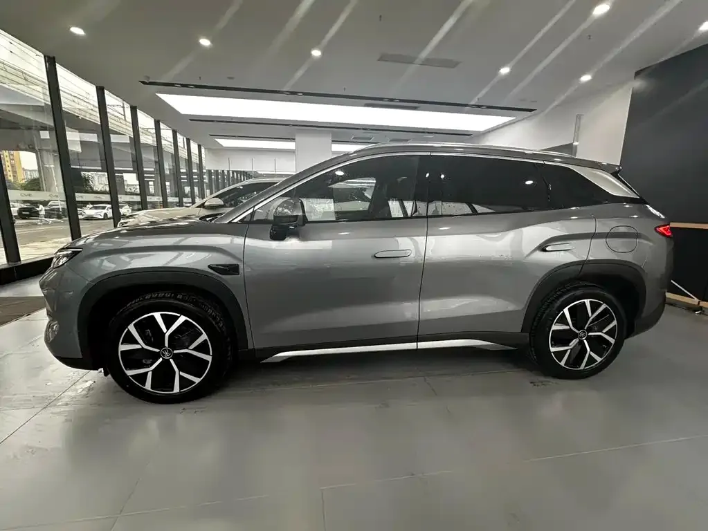BYD L DM-i — фото 3