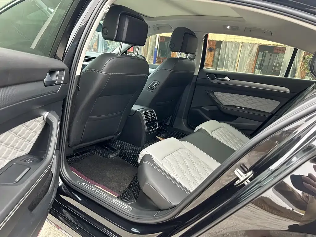 Volkswagen Magotan 2024 из CN, фото 2