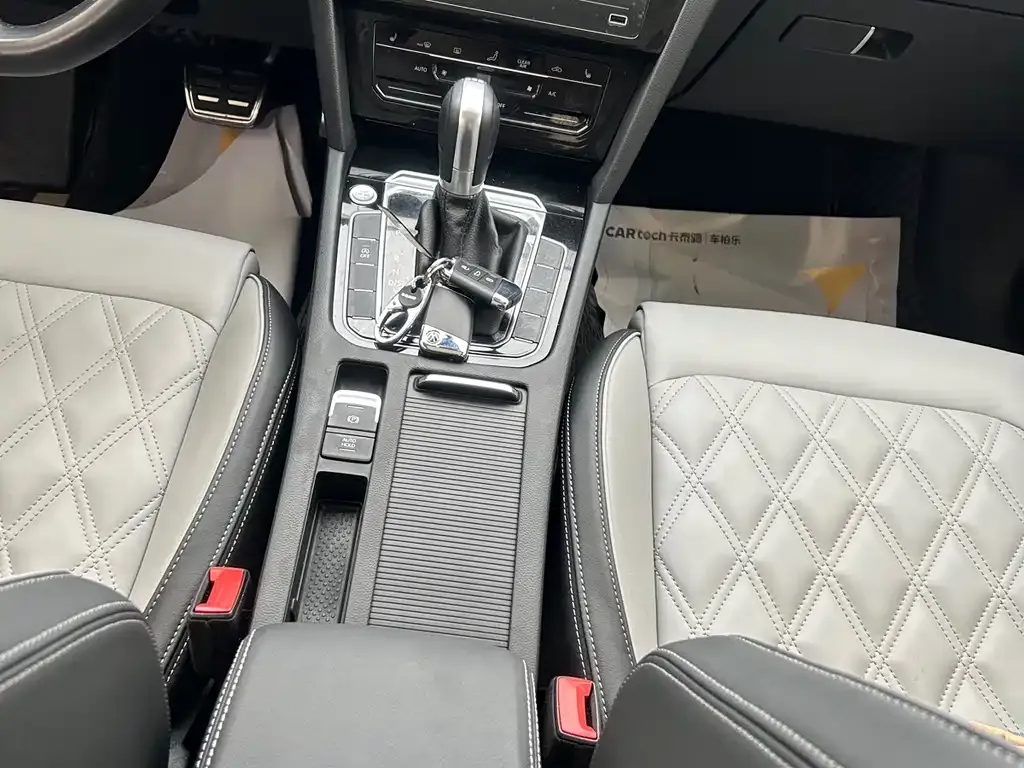 Volkswagen Magotan 2024 из CN, фото 5