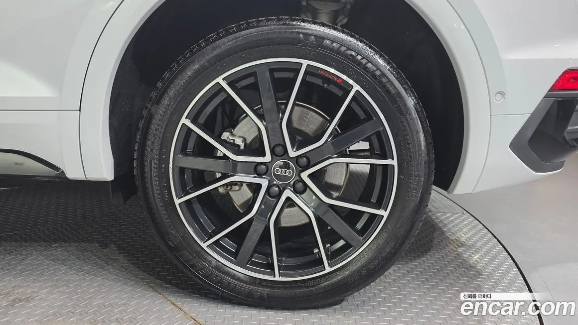 Audi Q5 2023 из KR, фото 2