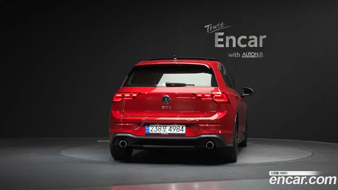 Volkswagen Golf 2024 из KR, фото 2