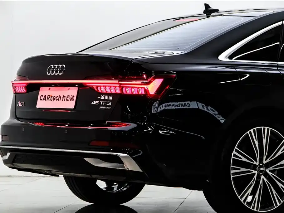 Audi A6L — фото 9