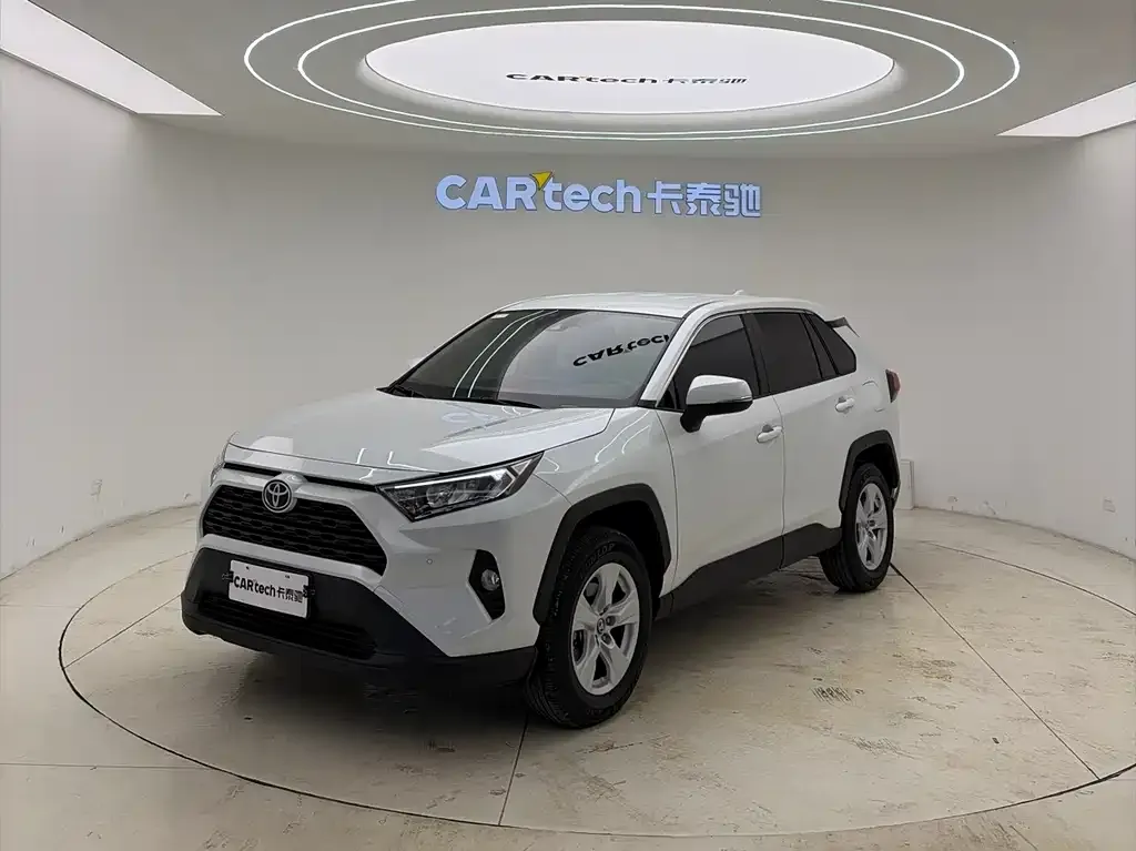 Toyota RAV4 2022 из CN, фото 1