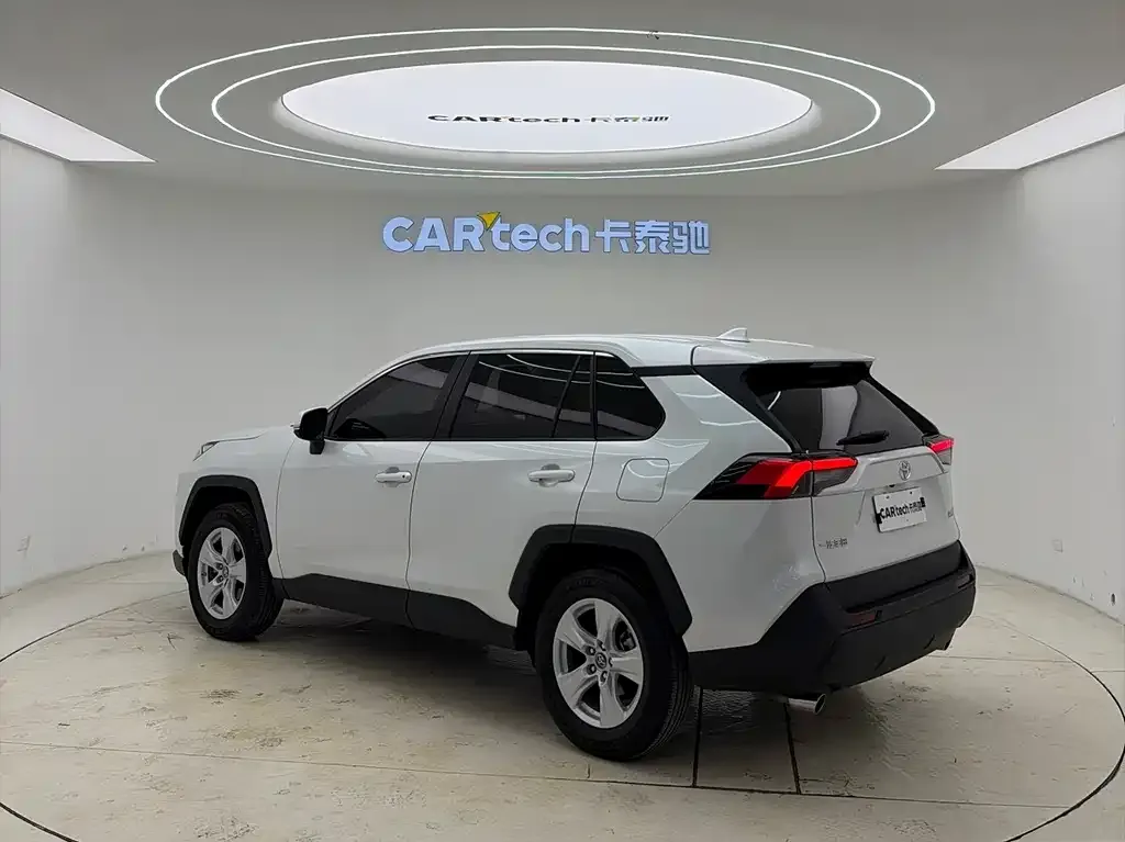 Toyota RAV4 2022 из CN, фото 4