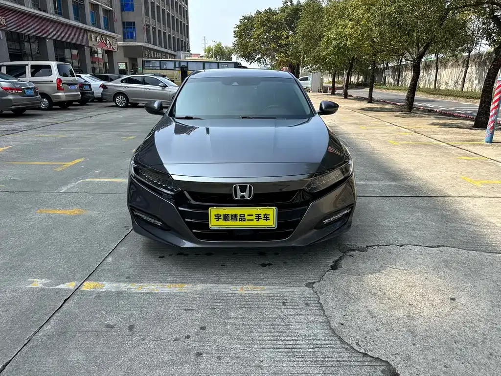 Honda Accord — фото 10