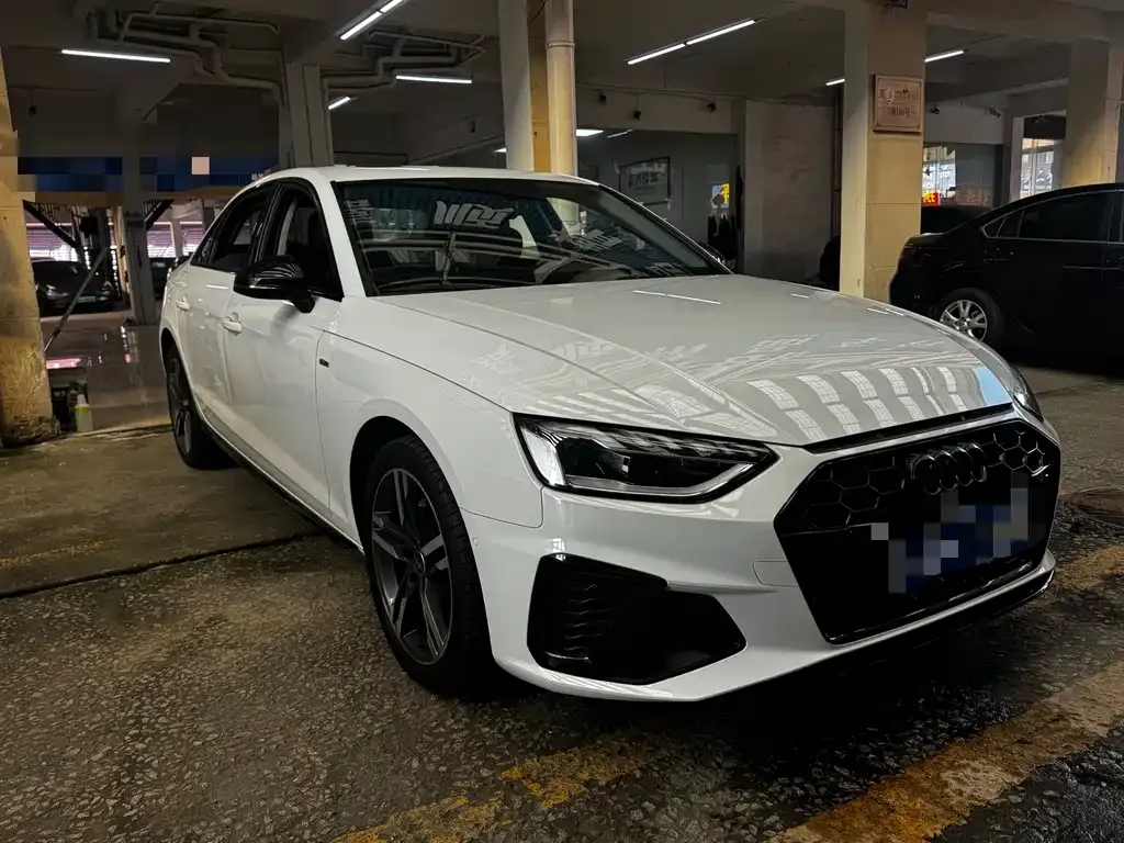 Audi A4L 2022 из CN, фото 6
