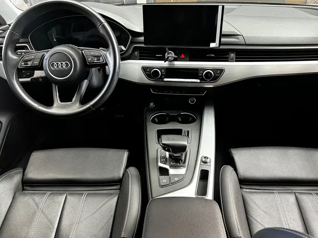 Audi A4L 2022 из CN, фото 10
