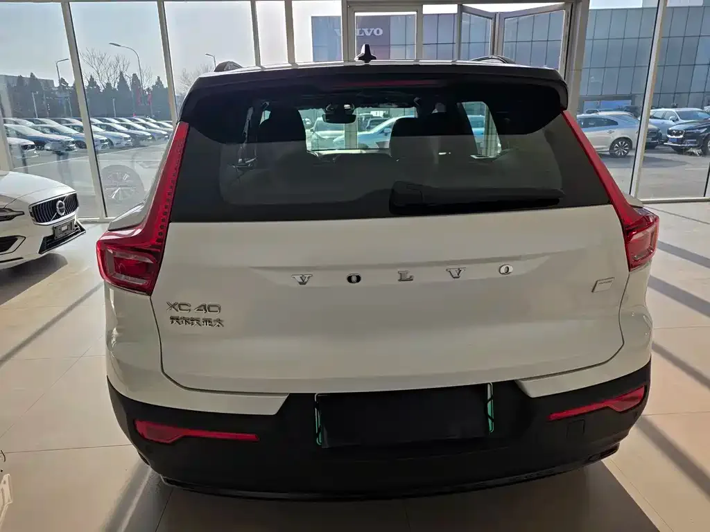 Volvo XC40 NEV 2023 из CN, фото 2