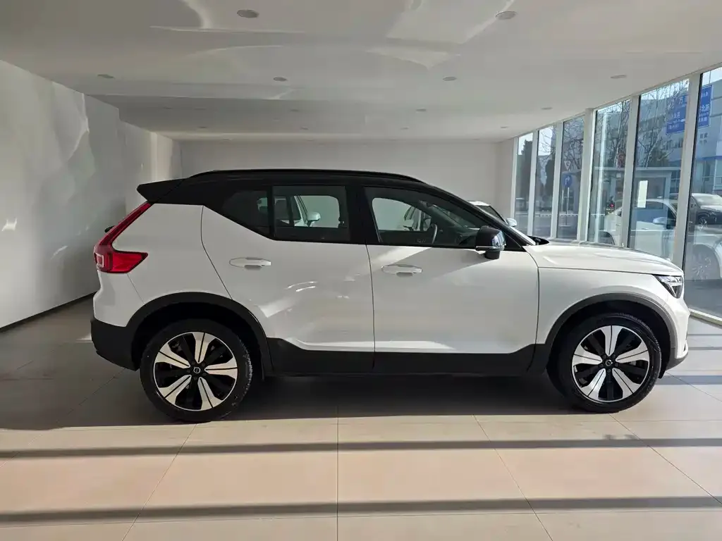 Volvo XC40 NEV 2023 из CN, фото 5