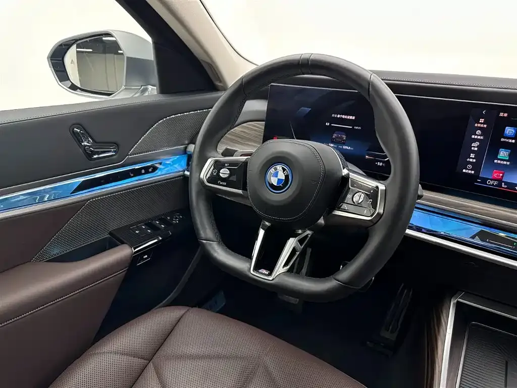 BMW i7 2025 из CN, фото 10