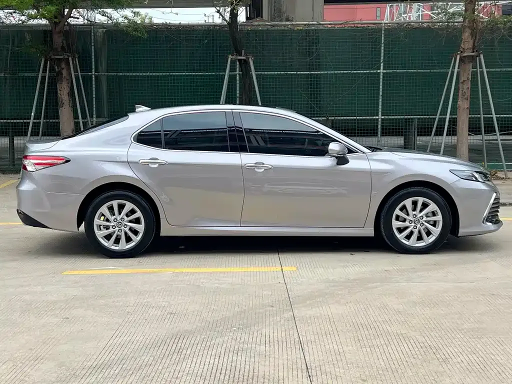Toyota Camry 2023 из CN, фото 8
