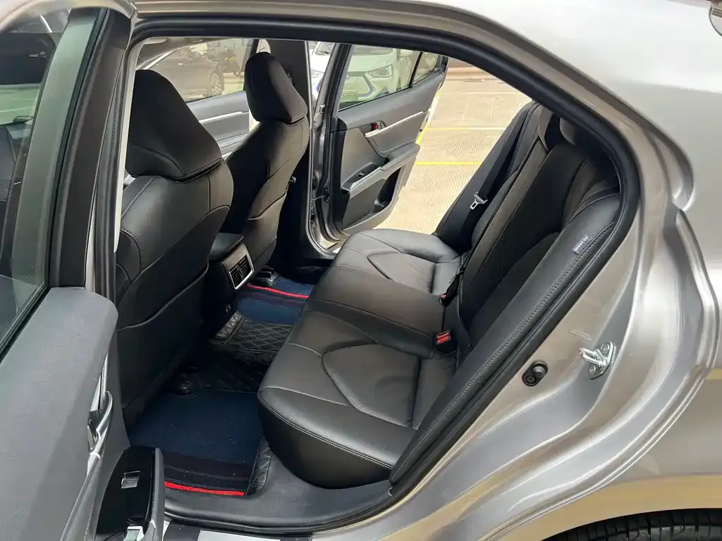 Toyota Camry 2023 из CN, фото 7