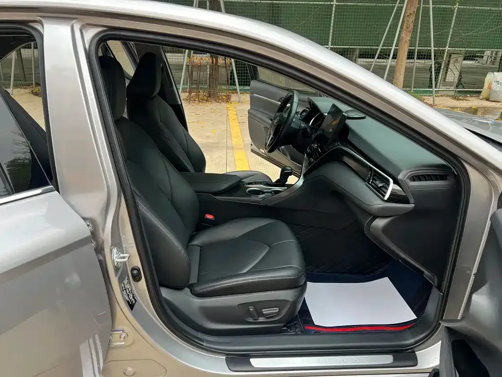 Toyota Camry 2023 из CN, фото 4