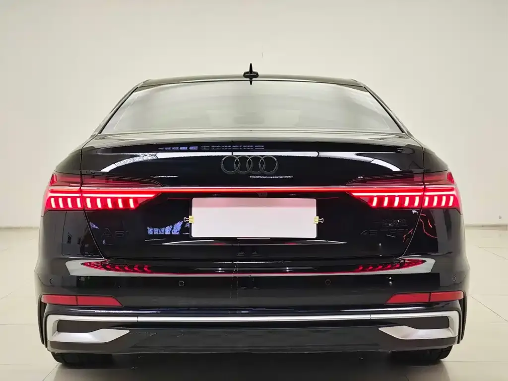 Audi A6L — фото 8