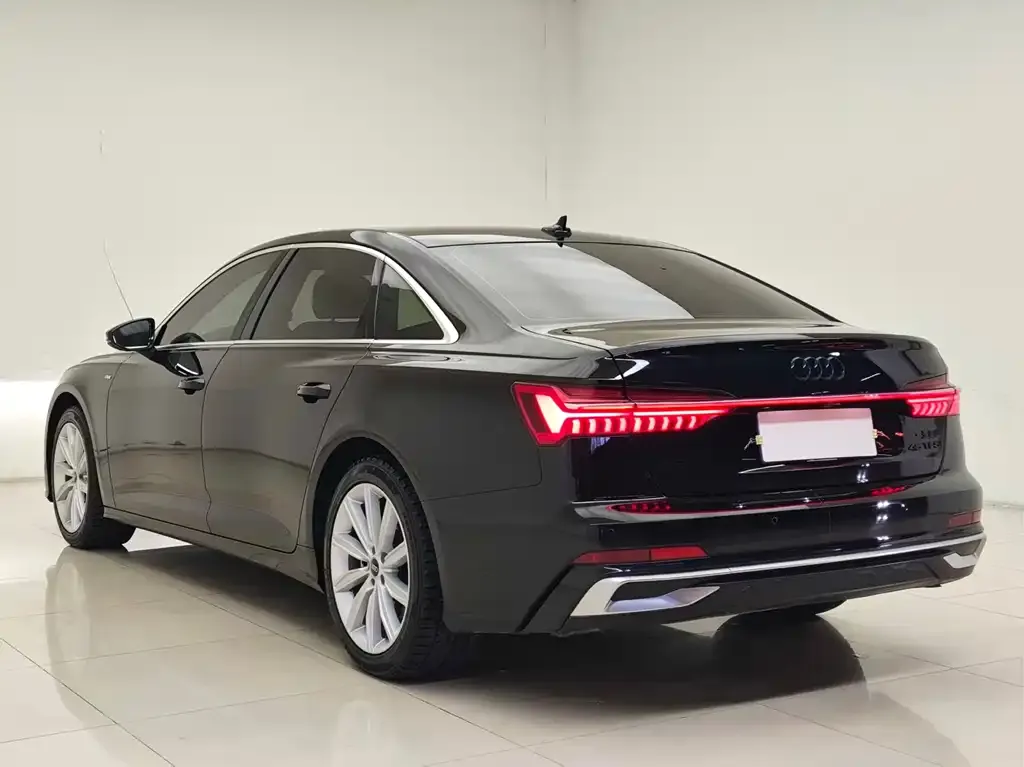 Audi A6L — фото 7