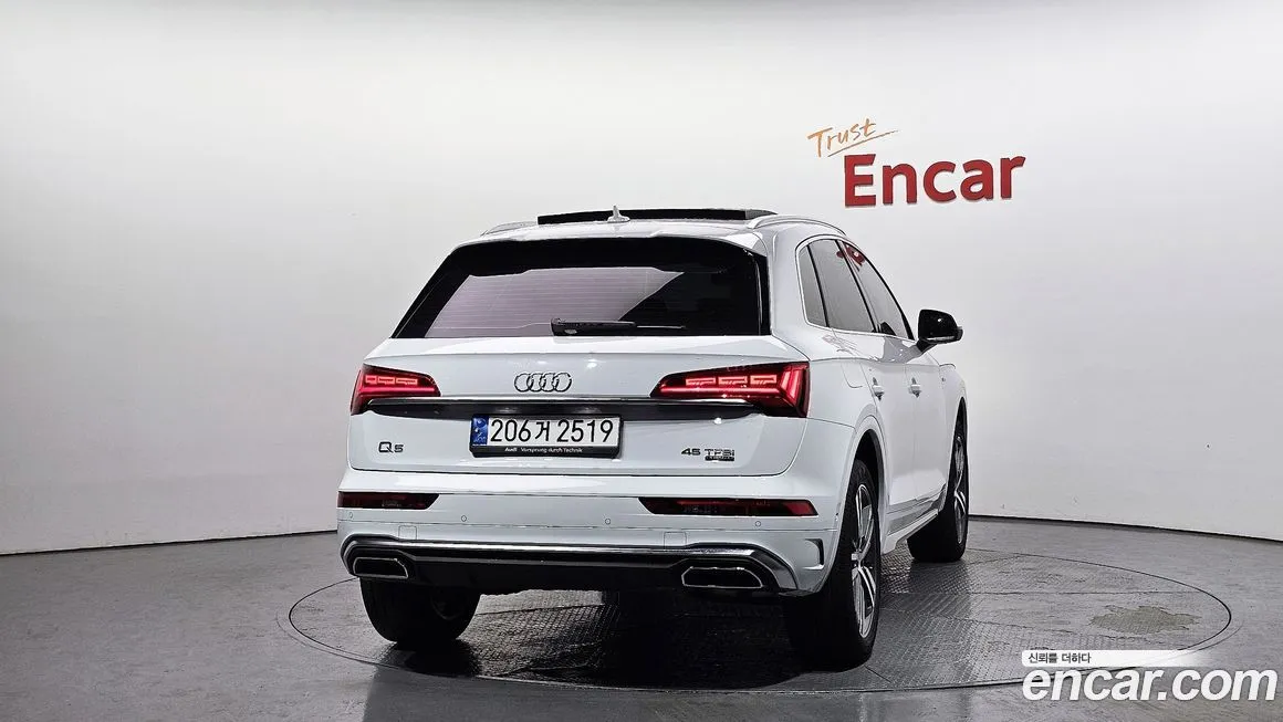Audi Q5 — фото 10
