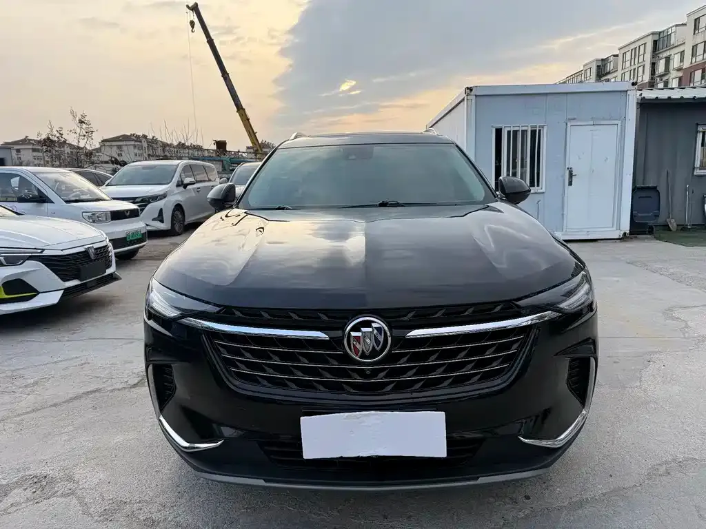Buick Envision Plus — фото 2