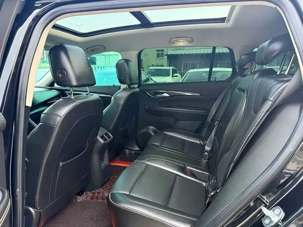 Buick Envision Plus — фото 7