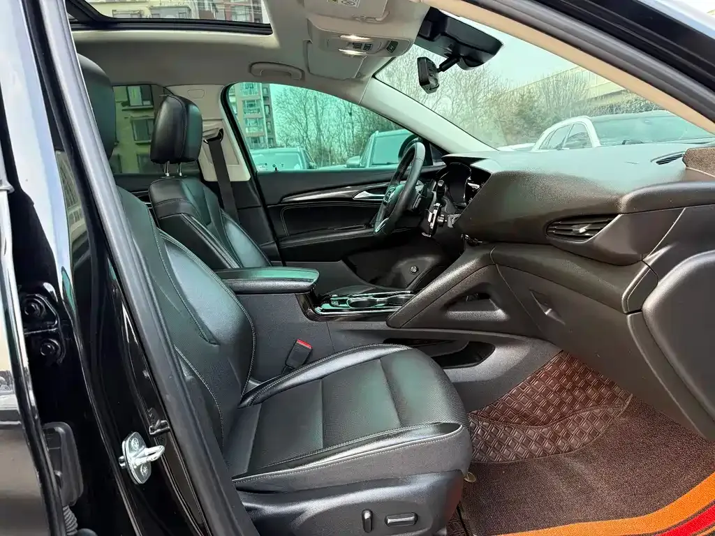 Buick Envision Plus — фото 10
