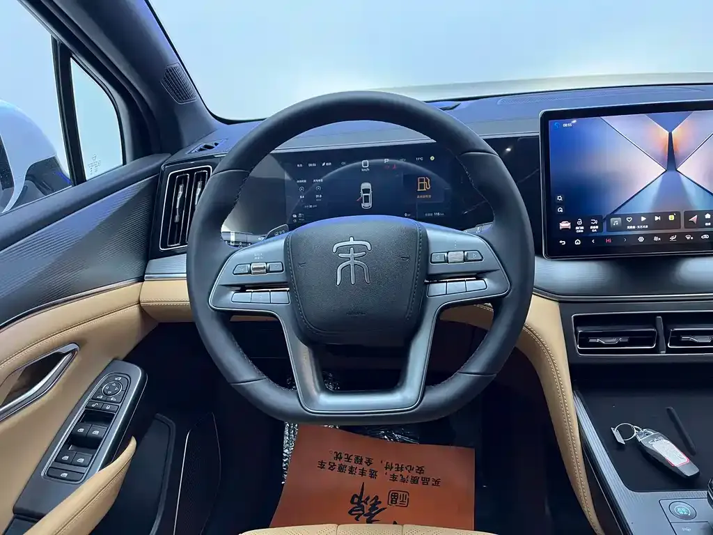 BYD L DM-i — фото 8