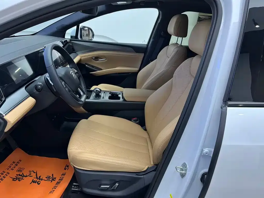 BYD L DM-i — фото 6