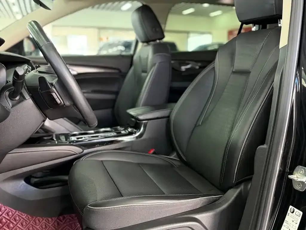 Buick Envision Plus — фото 7