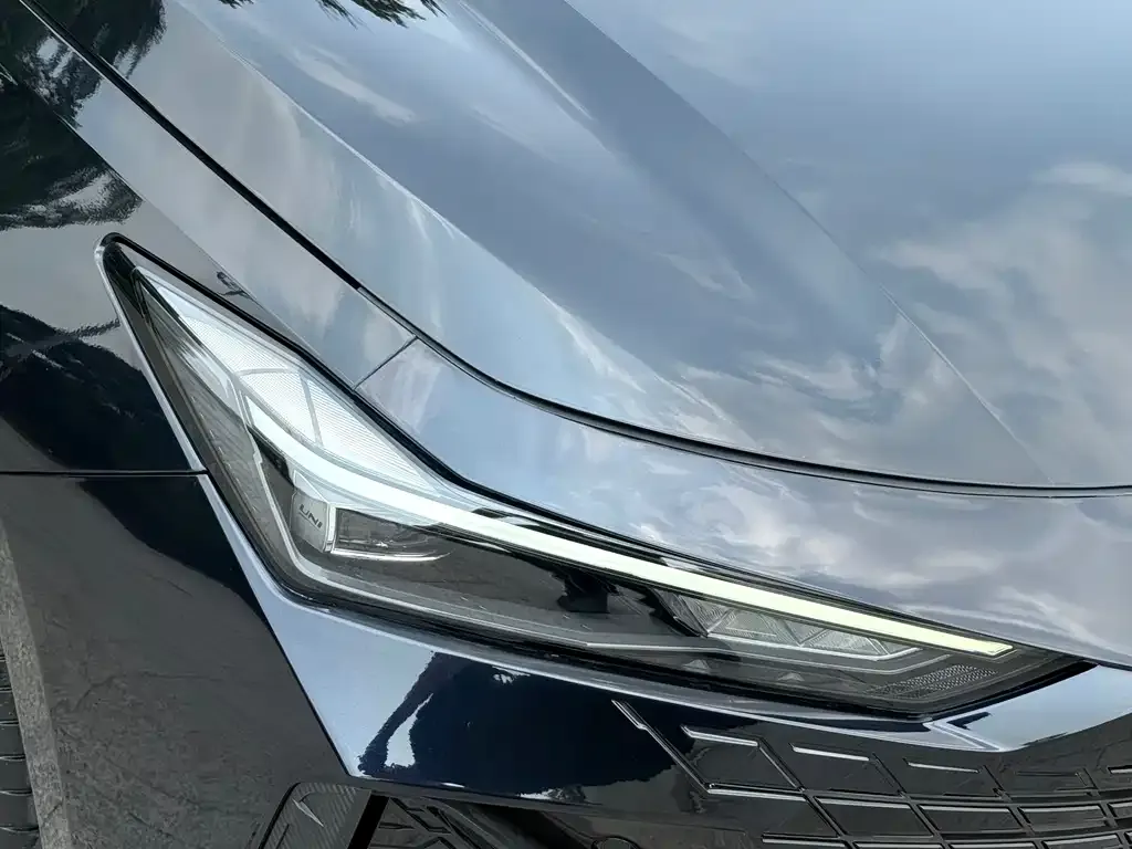 Changan UNI-V 2023 из CN, фото 3