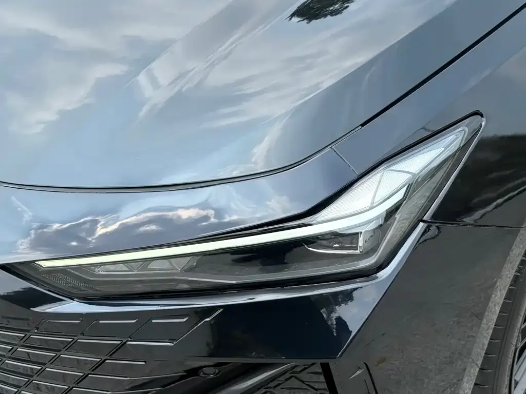 Changan UNI-V 2023 из CN, фото 2