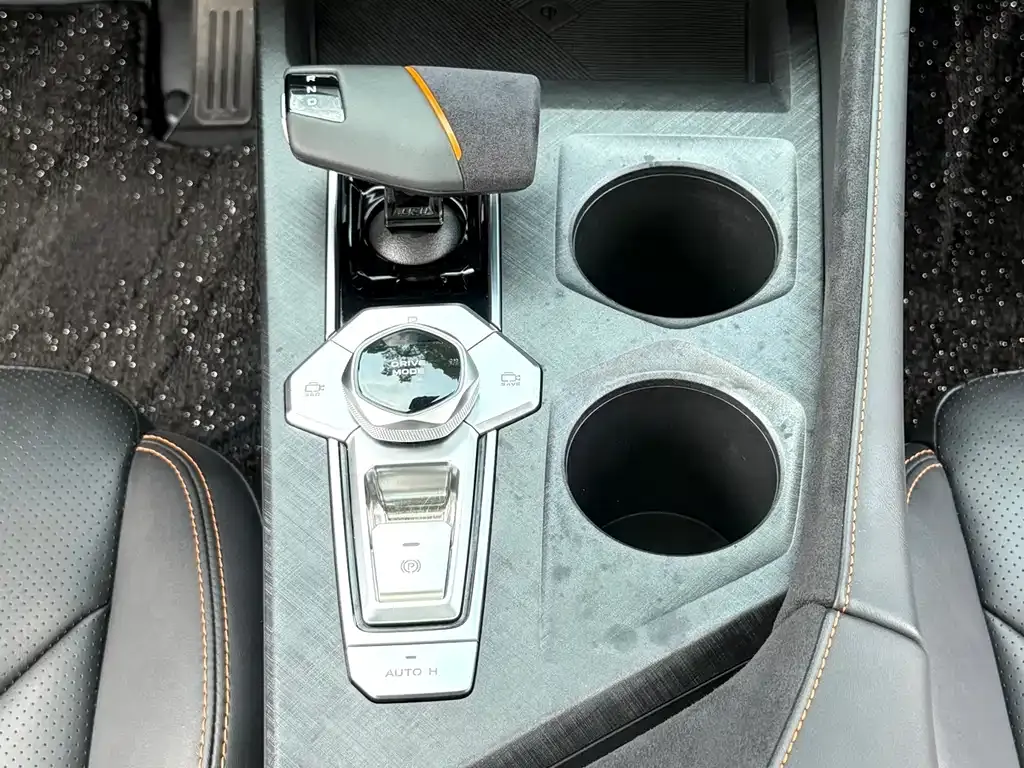 Changan UNI-V 2023 из CN, фото 6