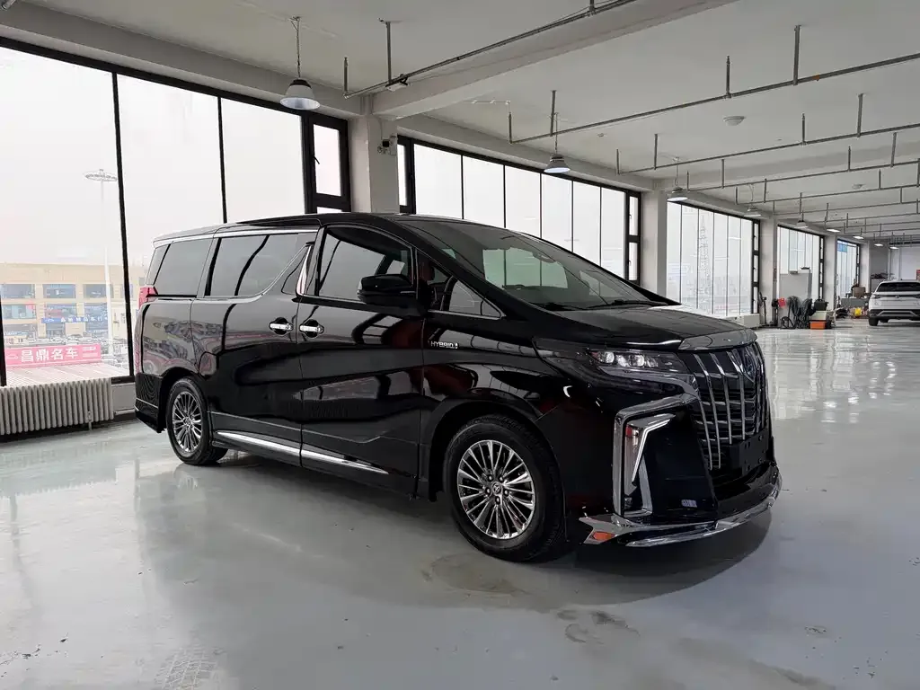 Toyota Alphard — фото 7