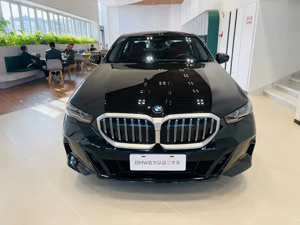 BMW 5 Series (Import) — фото 2