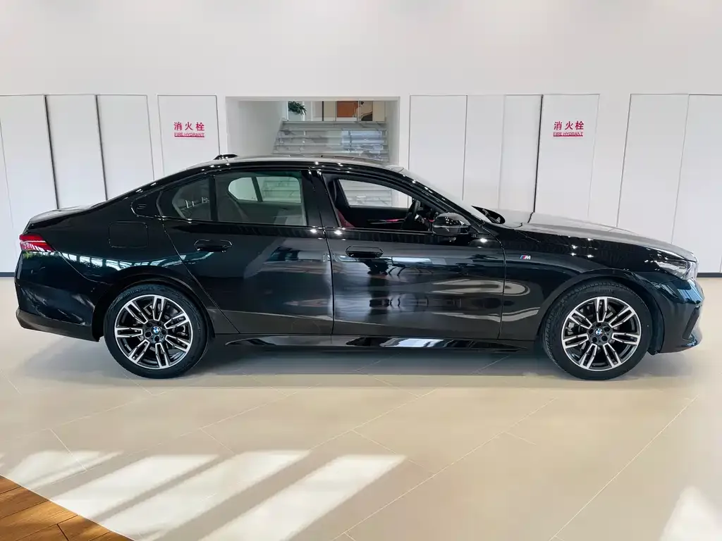 BMW 5 Series (Import) — фото 3