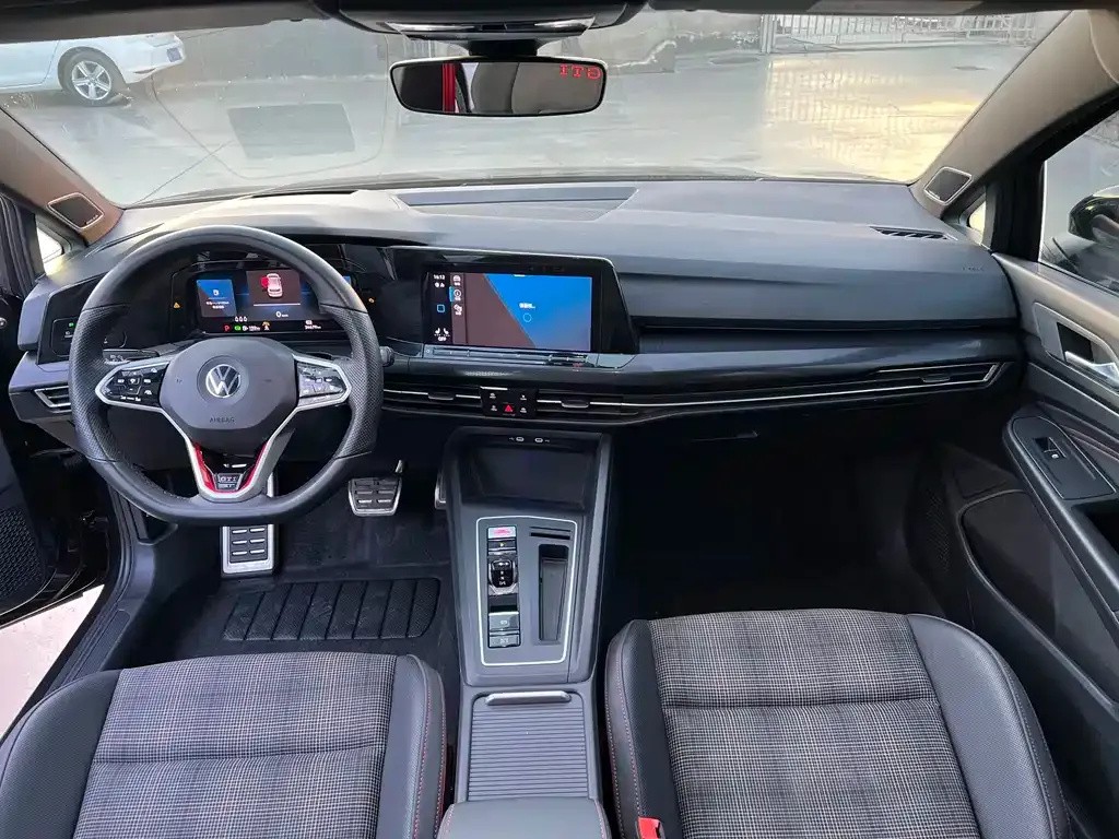 Volkswagen Golf GTI — фото 2