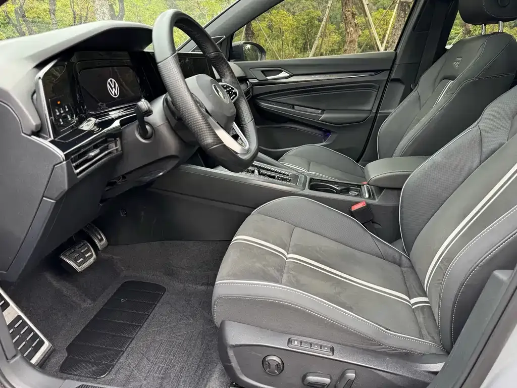 Volkswagen Golf 2021 из CN, фото 4