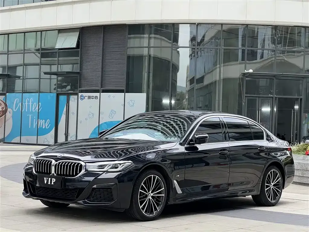 BMW 5 Series — фото 1