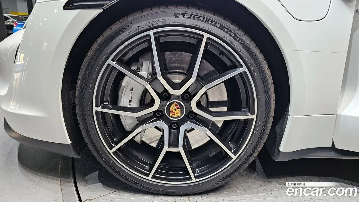 Porsche Taycan 2024 из KR, фото 4