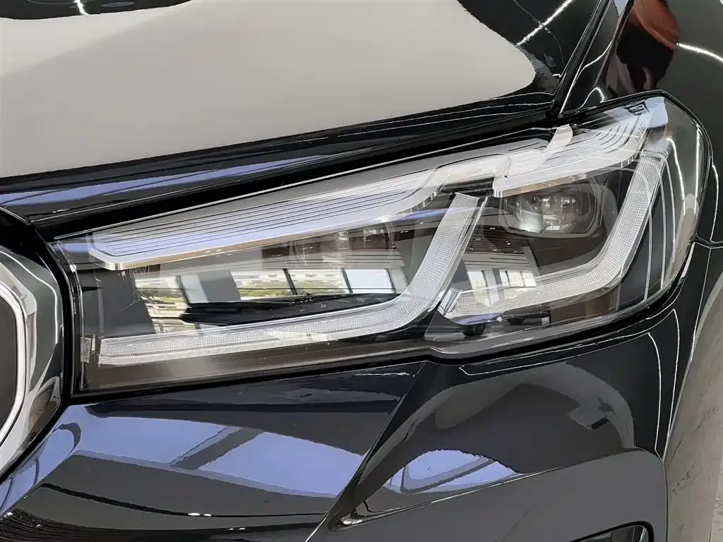 BMW 5 Series — фото 10