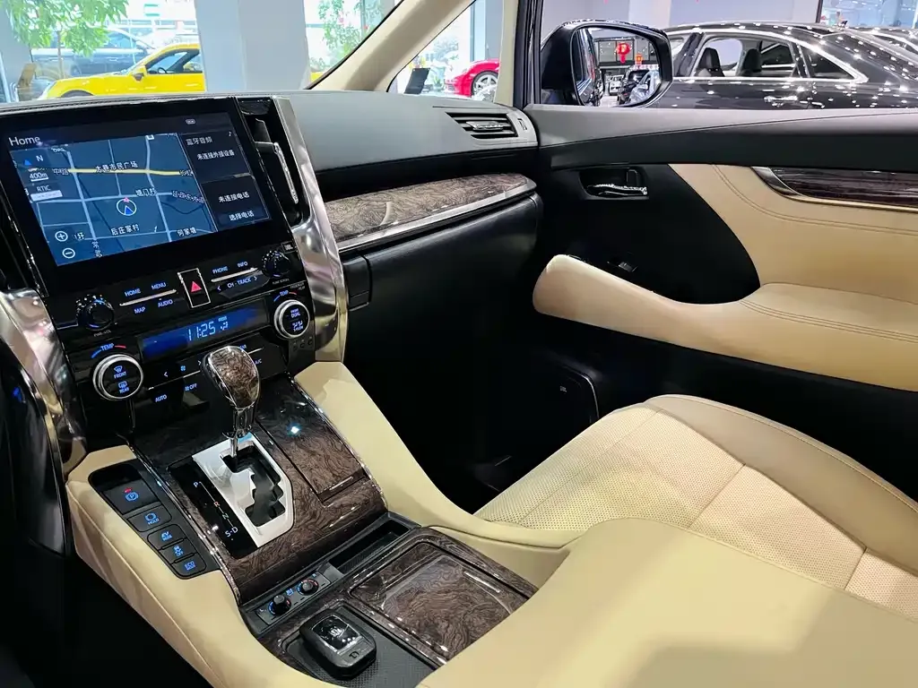 Toyota Vellfire 2022 из CN, фото 5