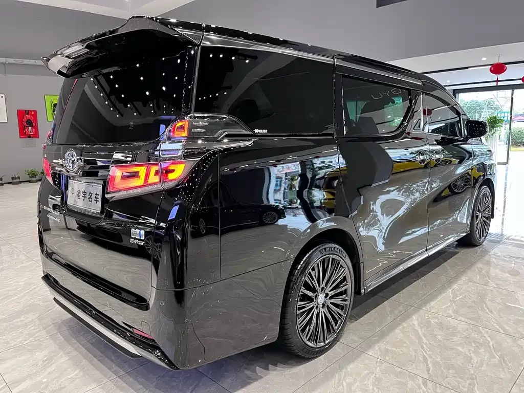 Toyota Vellfire 2022 из CN, фото 4