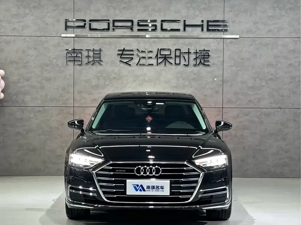 Audi A8 — фото 2