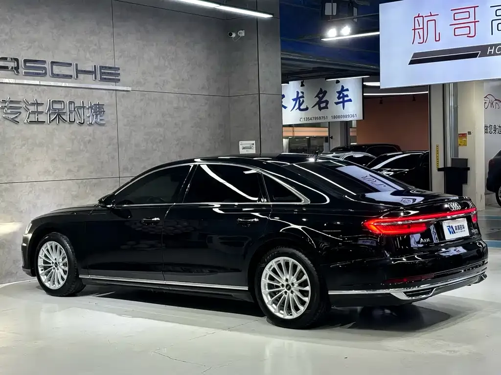 Audi A8 — фото 9
