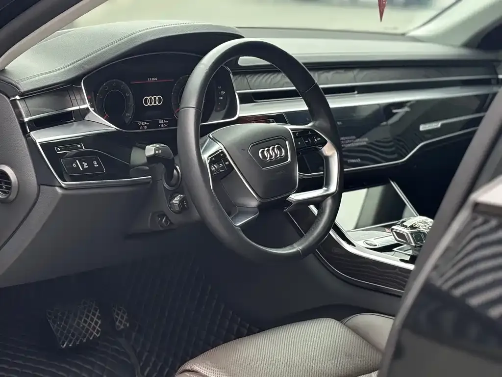 Audi A8 — фото 8