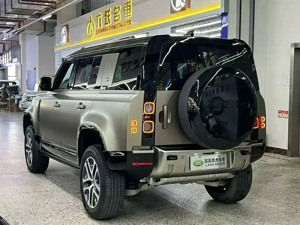 Land Rover Defender — фото 5