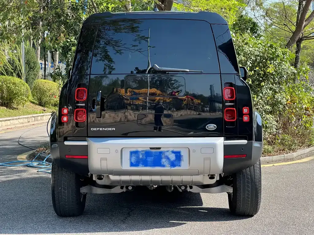 Land Rover Defender — фото 9