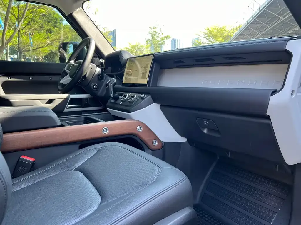 Land Rover Defender — фото 6