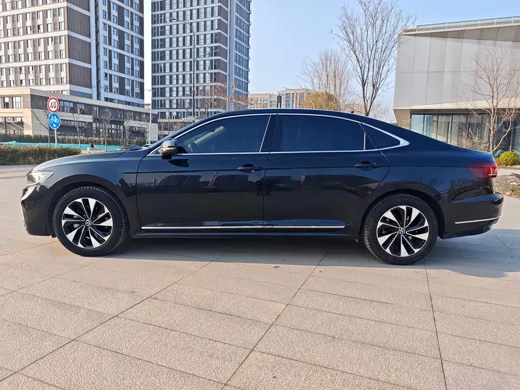 Volkswagen Passat — фото 7