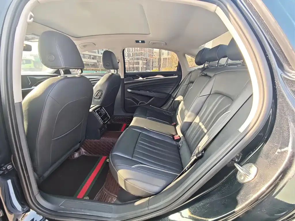 Volkswagen Passat — фото 10